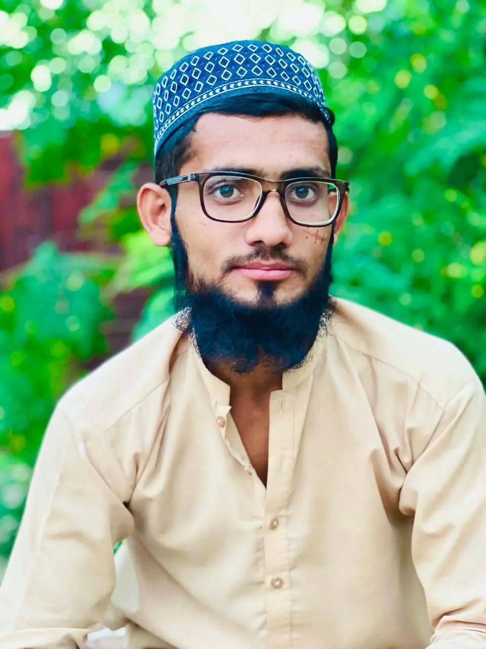 Molvi Omeer — Male Quran Teacher · Hifz & Tajweed
